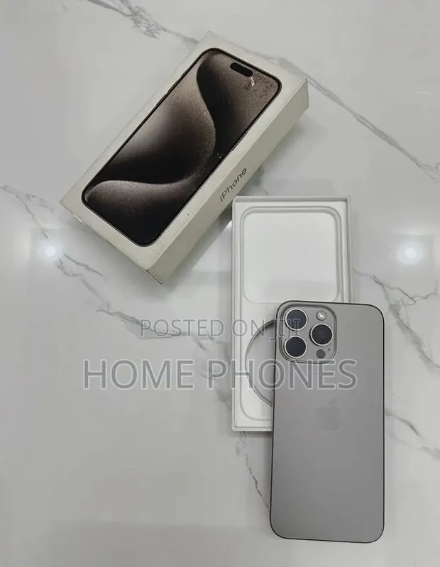 Apple iPhone 15 Pro Max 256 GB Silver · Photo 1