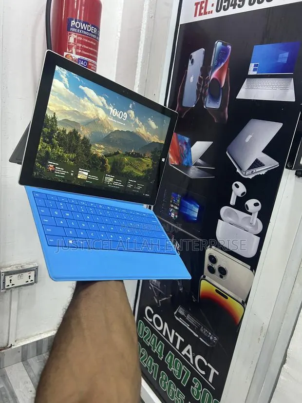 Laptop Microsoft Surface Pro 4 4GB Intel Core i5 SSD 128GB · Photo 1