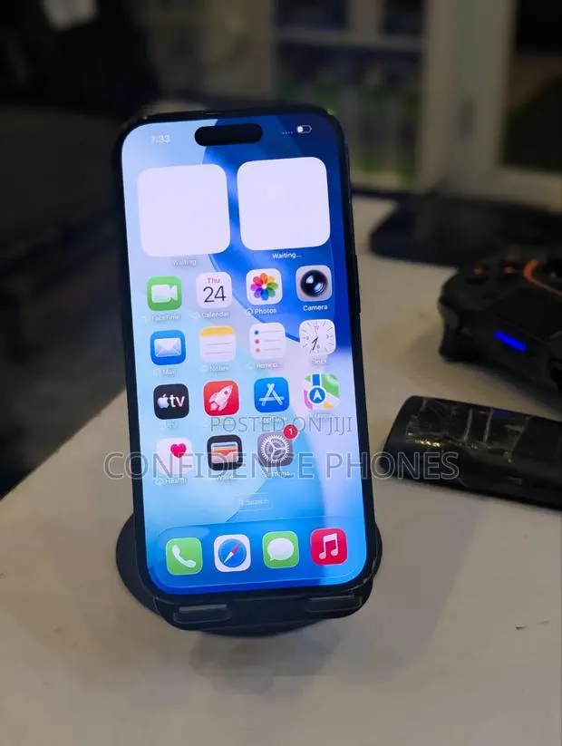 Apple iPhone 16 256 GB Black · Photo 1
