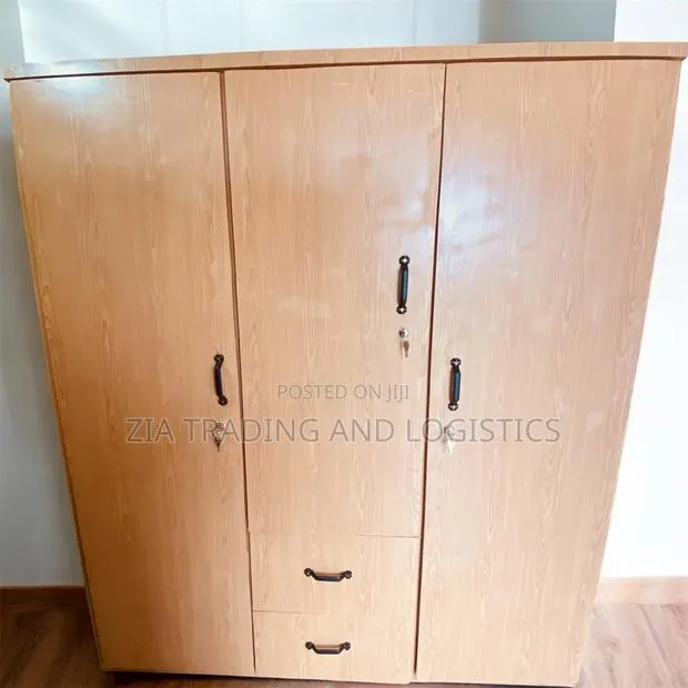 3 in 1 Luxury Wardrobe With Locks and Drawers · Photo 1