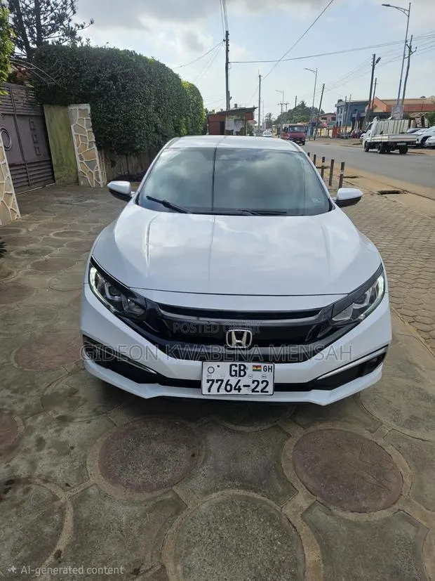Honda Civic Sport Hatchback 2018 White · Photo 1