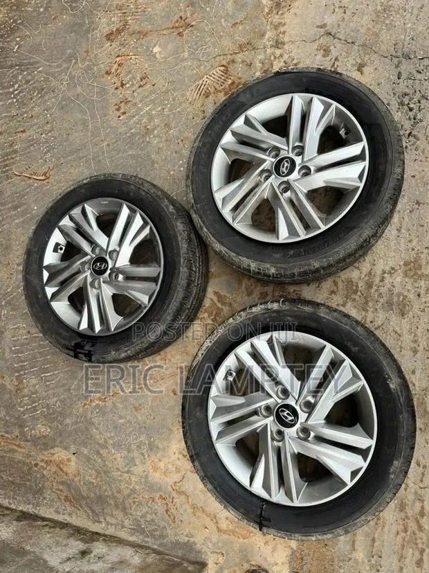 16" Alloy Rims With 16" 205/45 Tyres · Photo 1