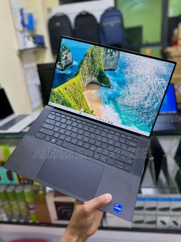 New Laptop Dell XPS 15 32GB Intel Core i7 SSD 1T · Photo 1