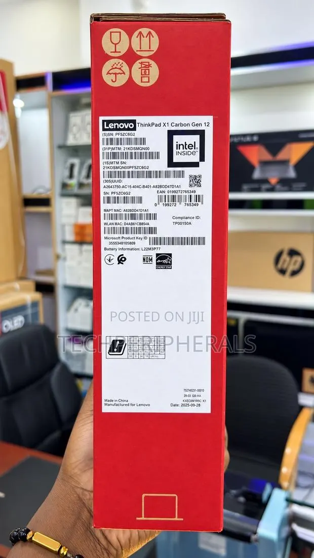 New Laptop Lenovo ThinkPad X1 Carbon 32GB Intel Core Ultra 7 SSD 256GB · Photo 1