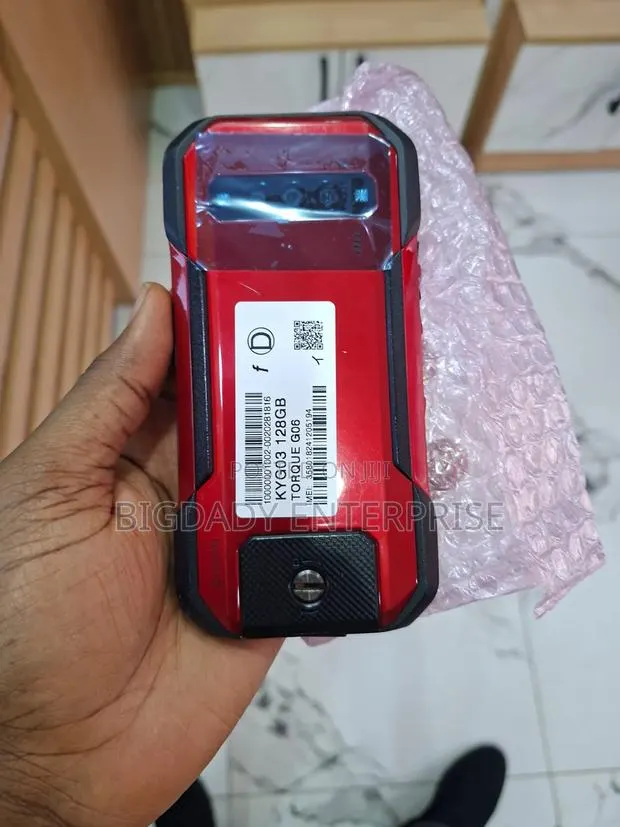 New Mobile Phone 128 GB Red · Photo 1