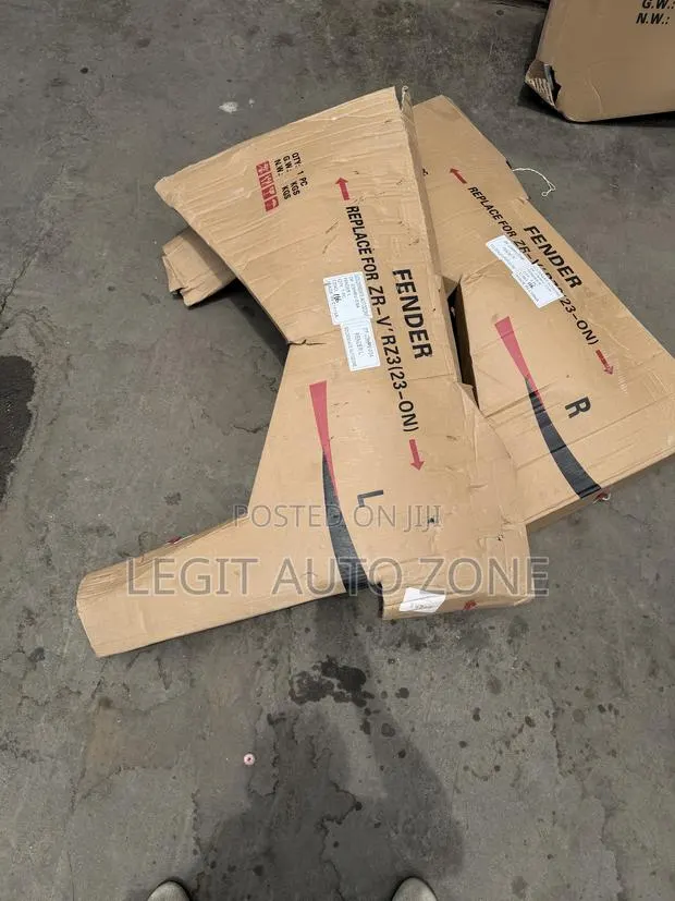 Honda HRV 2023,2024,2025, Fender Available · Photo 1