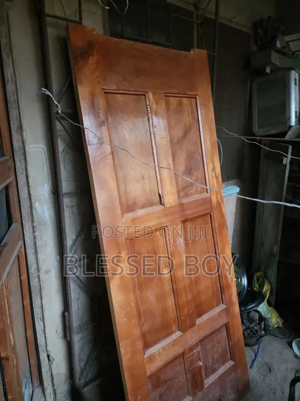 Wooden Door · Photo 1