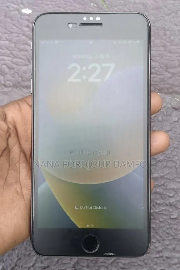 New Apple iPhone 8 Plus 64 GB Black · Photo 1