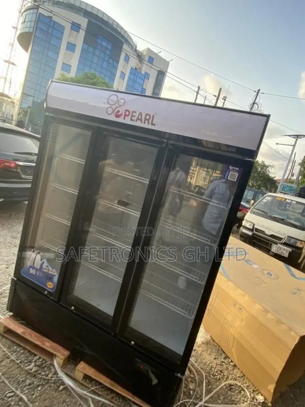 Energy Efficient 3 Glass Door Pearl Electric PVC-150 Display Fridge · Photo 1