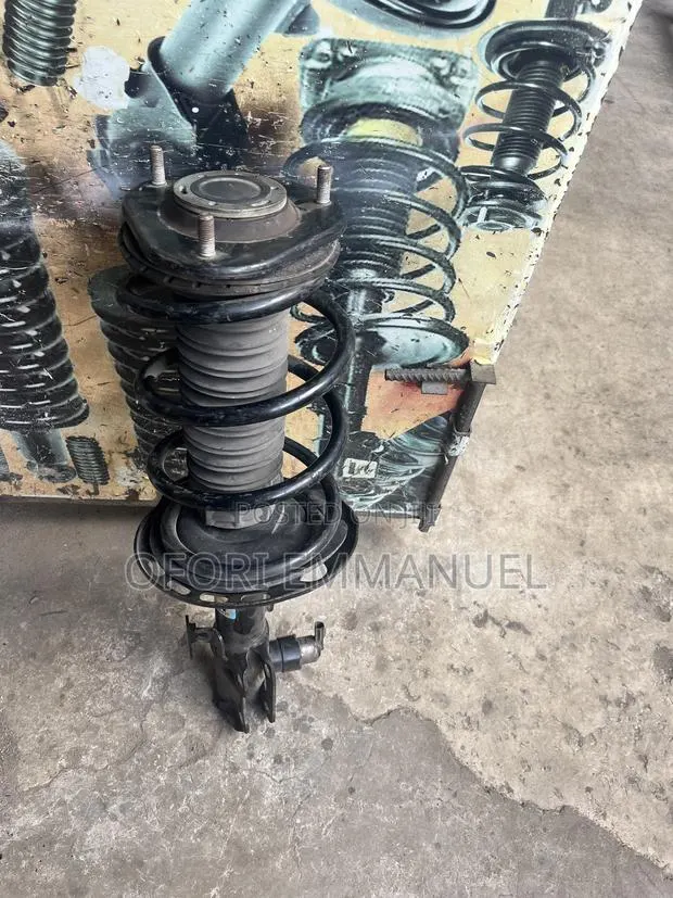 Lexus Nx200t/Nx300 Front Shocks · Photo 1