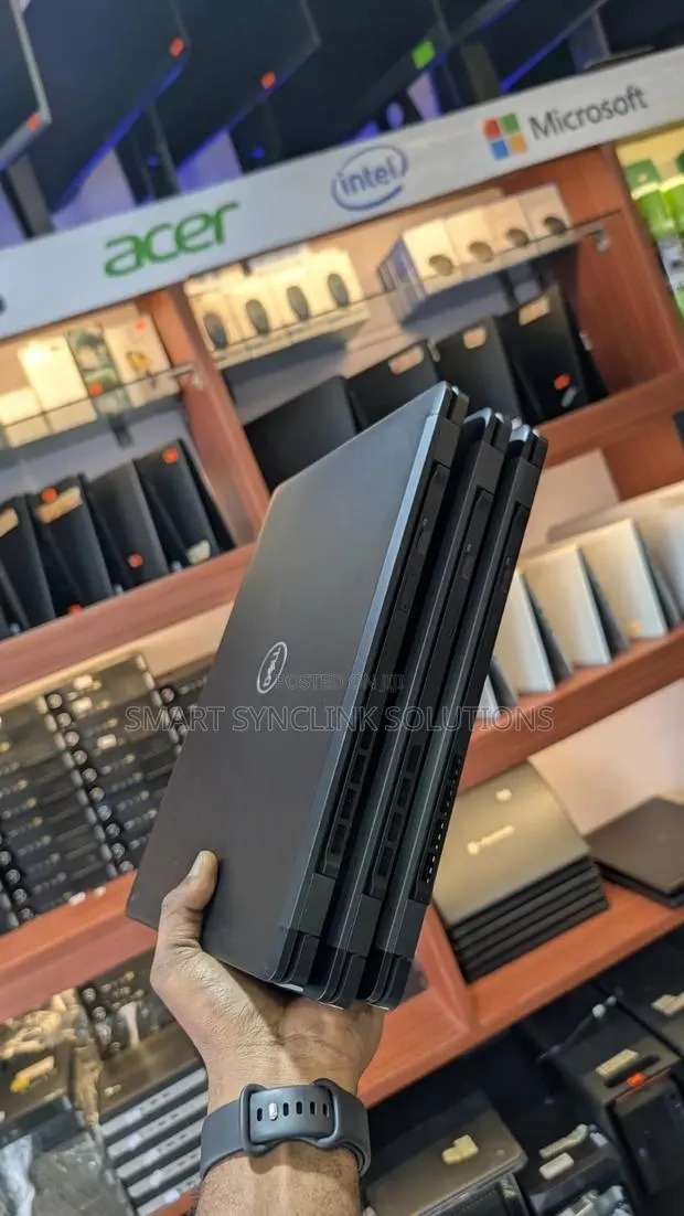 Laptop Dell Latitude 5290 8GB Intel Core i5 SSD 256GB · Photo 1