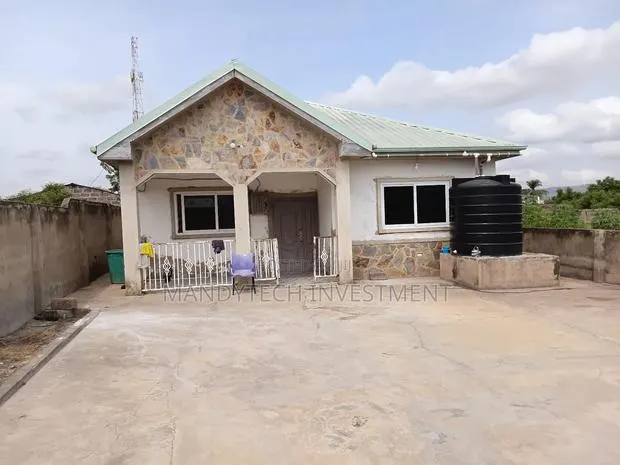 2bdrm House in Main Station for sale · Photo 1