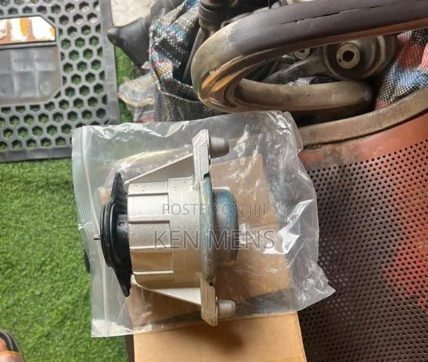 C250 Engine Seat Available · Photo 1