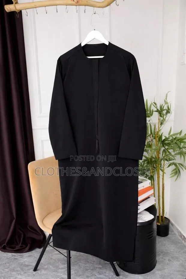 Men's Kaftan/Thobe - Elegant Traditional Attire · Photo 1
