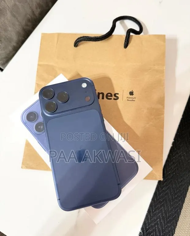 Apple iPhone 17 Pro Max 512 GB Blue · Photo 1