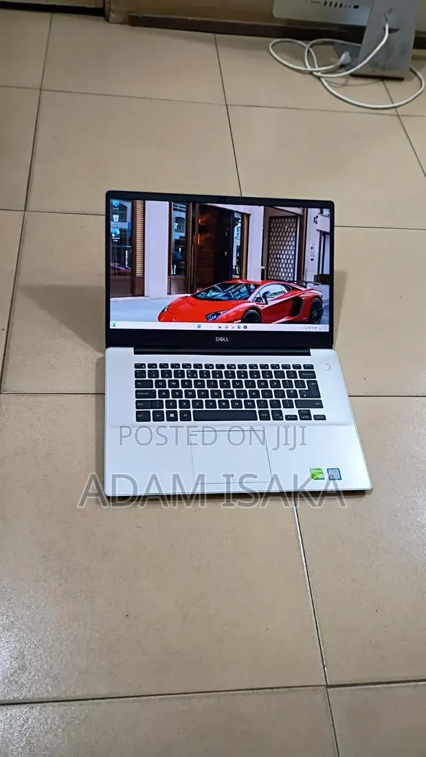 Laptop Dell Inspiron 15 5580 8GB Intel Core i5 SSD 256GB · Photo 1