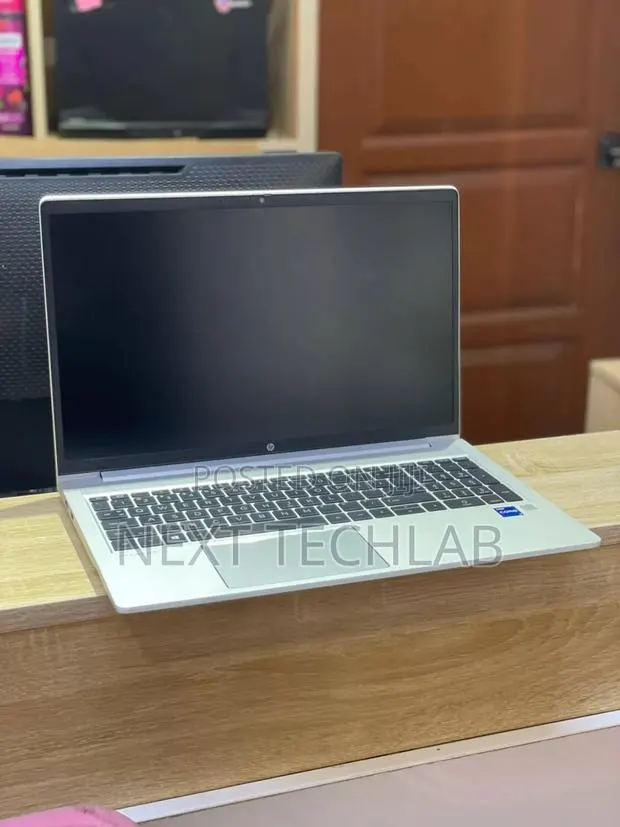 Laptop HP ProBook 450 G8 16GB Intel Core I7 HDD+SSD 256GB · Photo 1