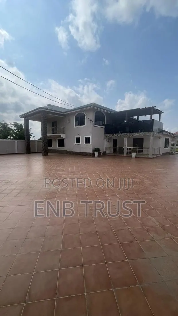 5bdrm Mansion in Amasaman Kasoa Road for sale · Photo 1