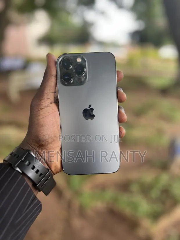 Apple iPhone 13 Pro Max 128 GB Graphite · Photo 1