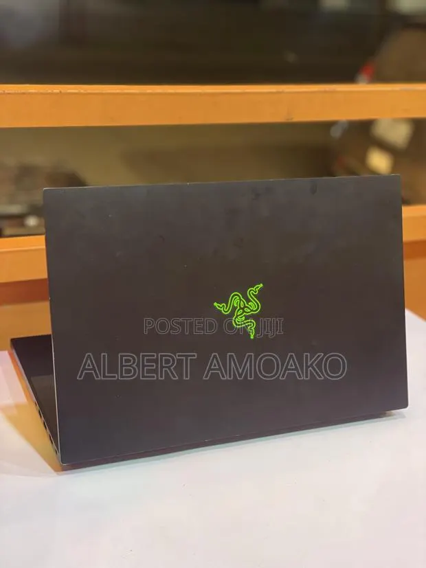 Laptop Razer Blade 16GB Intel Core i7 SSD 512GB · Photo 1