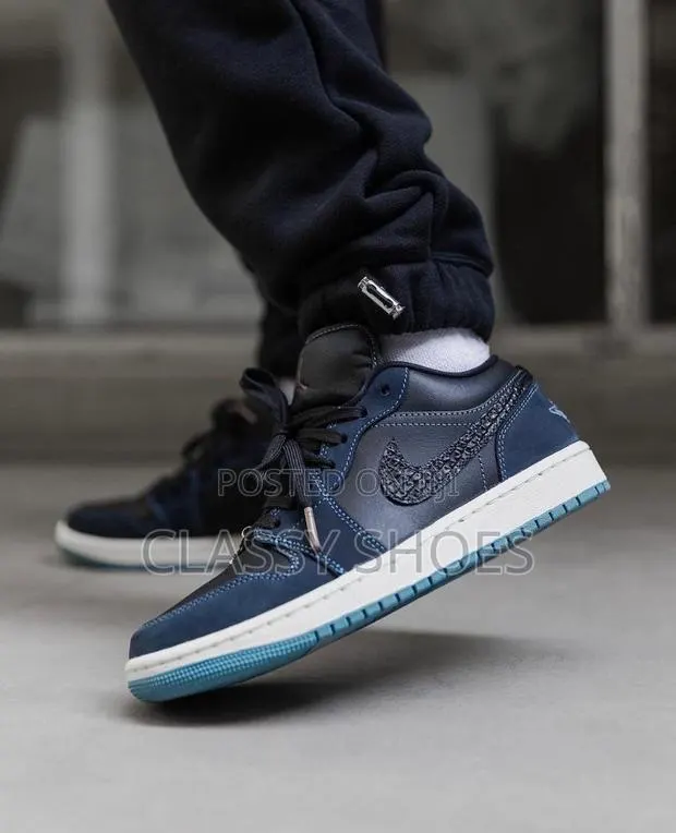 Jordan1 Dunk Low Mix Colours Edition · Photo 1