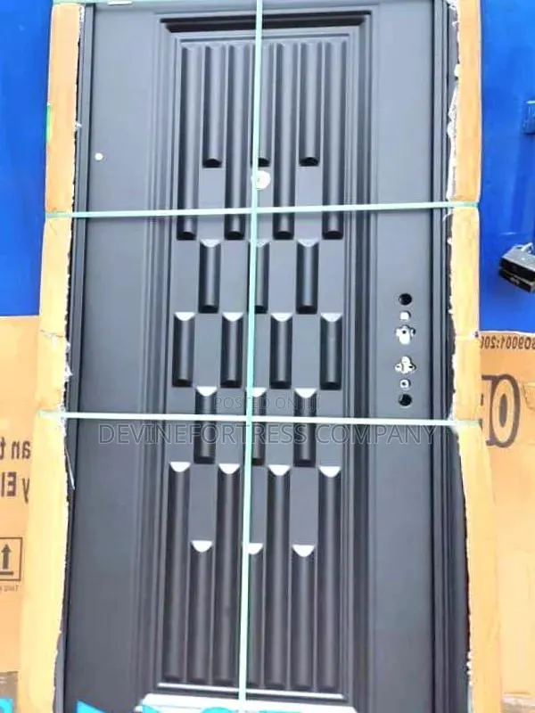 Sed Black Beautiful Strong Door Single · Photo 1