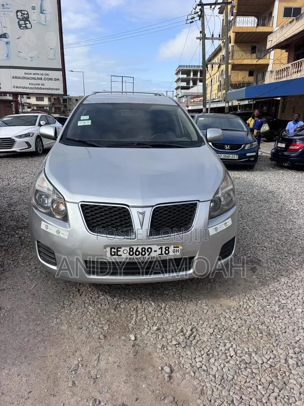 Pontiac Vibe 2010 Silver · Photo 1