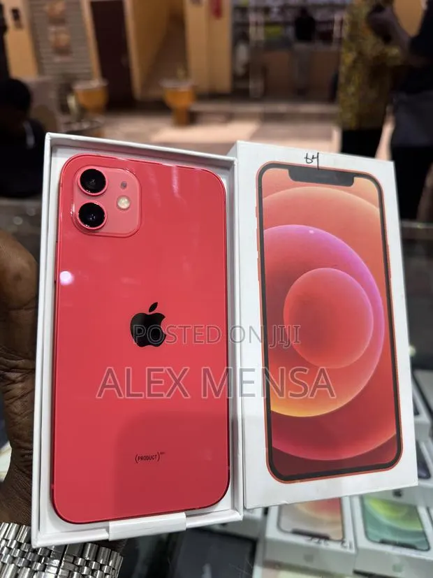 Apple iPhone 12 64 GB Red · Photo 1