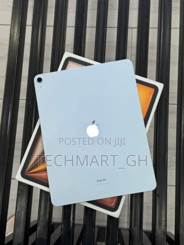 Apple iPad Air 13 (2025) 128 GB Blue · Photo 1