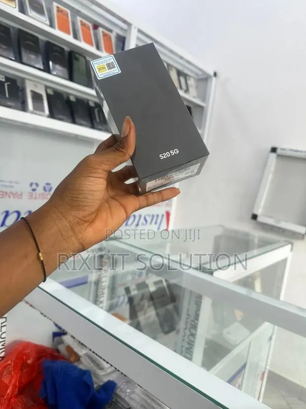 New Samsung Galaxy S20 128 GB Gray · Photo 1