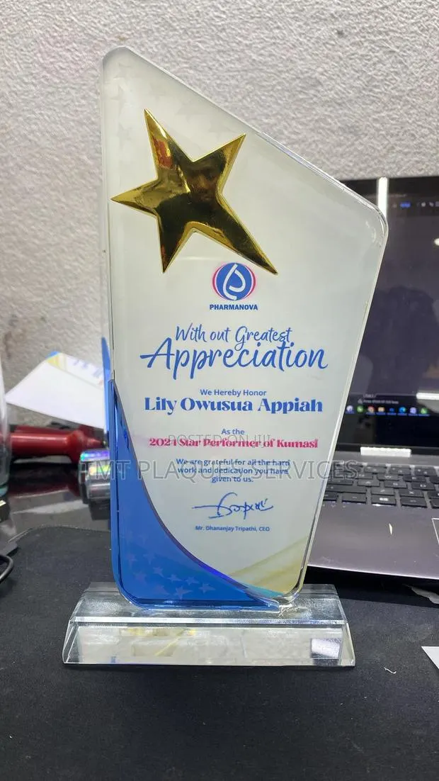 Award Plaque With Customization · Photo 1