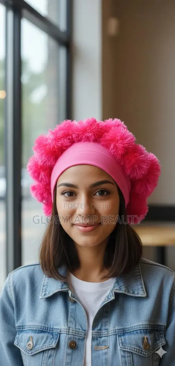 Luxury Fluffy Bonnet · Photo 1