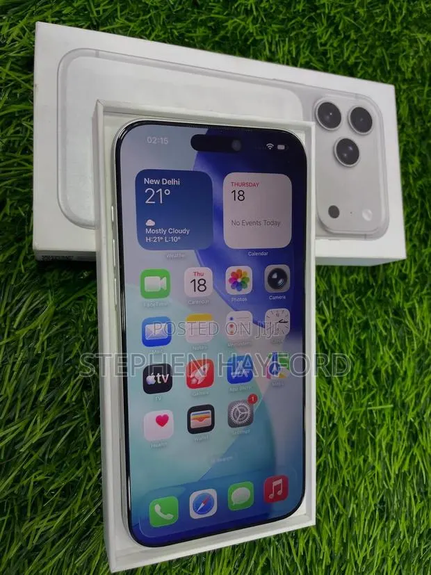 Apple iPhone 17 Pro Max 512 GB Silver · Photo 1