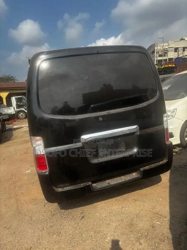Nissan Caravan 2013 Black · Photo 1