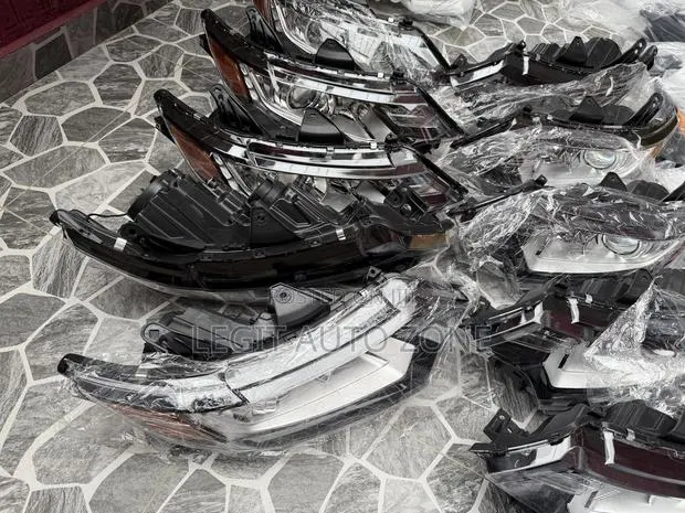 Mitsubishi Outlander 2018,2017,2019,2020, Headlight Available · Photo 1