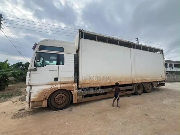 Man Diesel Container Truck · Photo 3