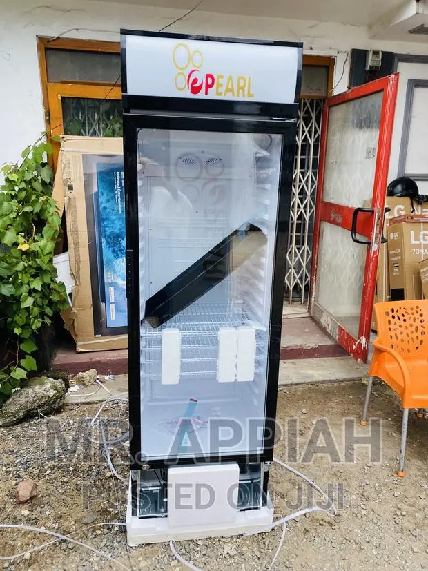 Extremely Chilling Pearl PVC 424-2b 400L Display Fridge · Photo 1
