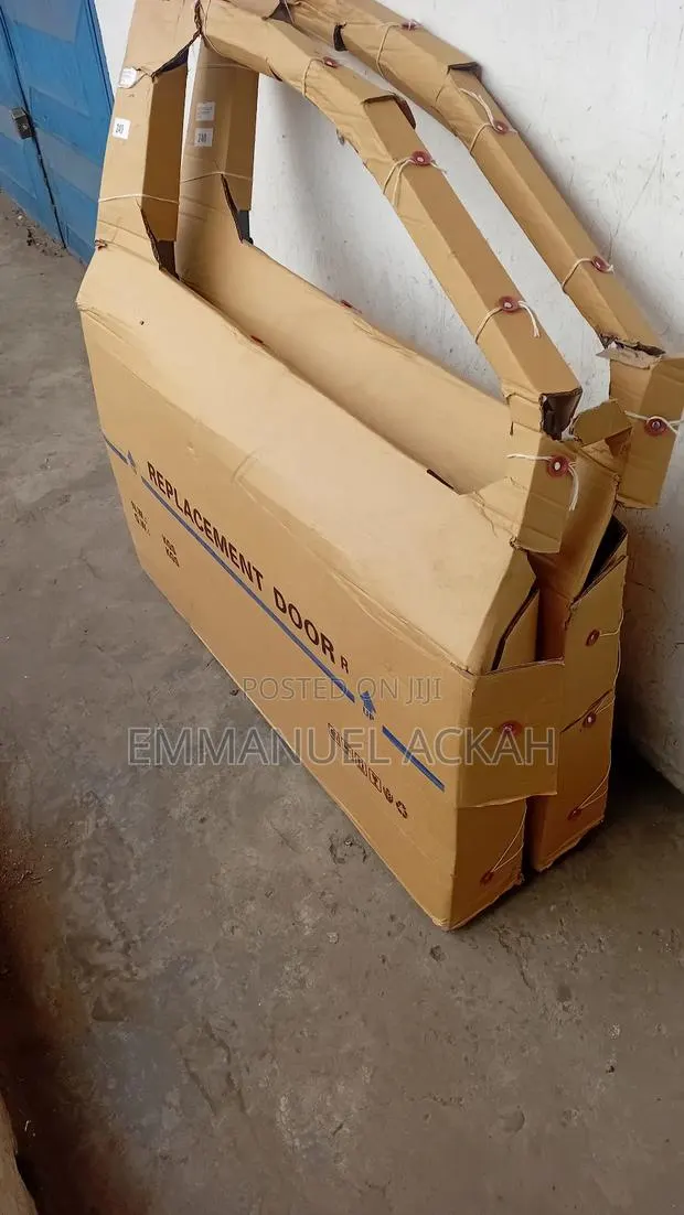 Toyota Corolla 2020 Front Doors · Photo 1