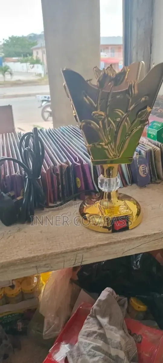Artistic Electric Incense Burner - Golden Floral Design · Photo 1