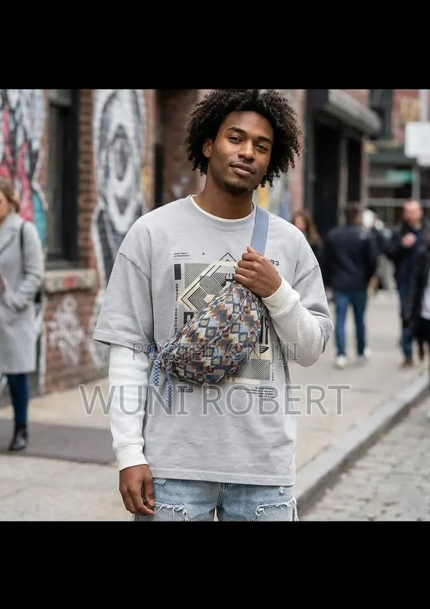 Vintage Crossbody Bag · Photo 1