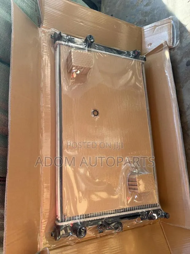 Toyota Camry Water Tank Radiator 2018 2019 2020 2021 2022 2023 2024 · Photo 1