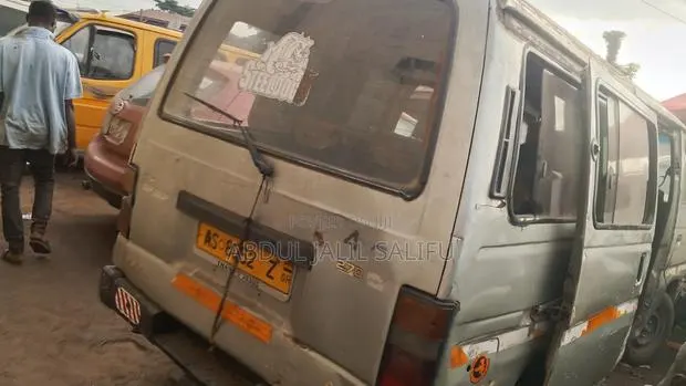 Nissan Caravan (Urvan) 2009 · Photo 3
