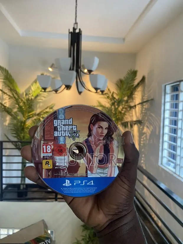 Gtav Pre Owned Cd Available · Photo 1
