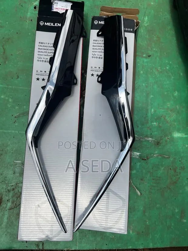 Honda CRV 2019 2020 2021 2022 Headlight Chrome. Call · Photo 1