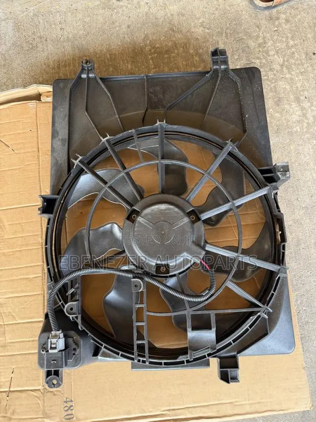 Hyundai Tucson Radiator Cooling Fan 2016 2017 2018 2019 2020 · Photo 1