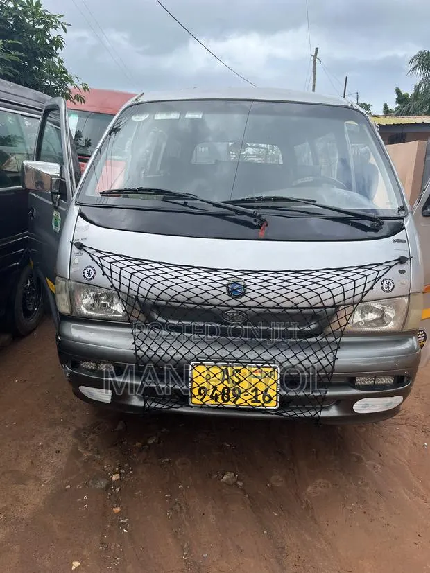 Kia Pregio 2002 Grey · Photo 1