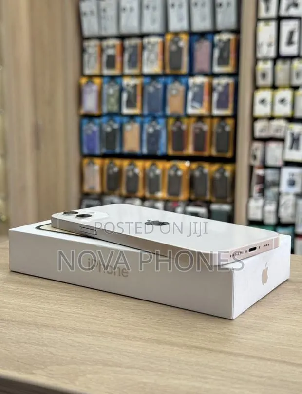 New Apple iPhone 12 64 GB White · Photo 1