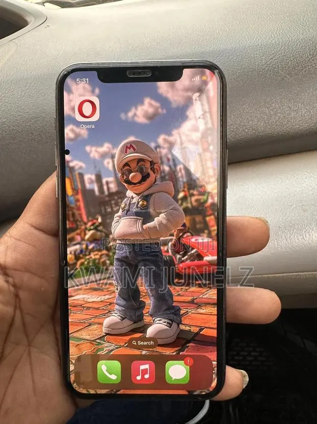 Apple iPhone 11 Pro 64 GB Gray · Photo 1