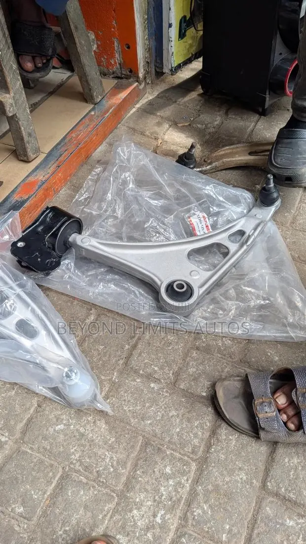Honda Pilot 2017,2017,2018,2019,2020,2021 Lower Arm · Photo 1