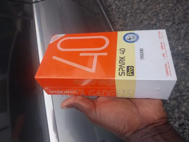 New Tecno Spark 40 Pro 256 GB Silver · Photo 1